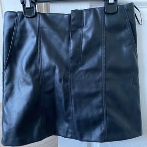 Zara black leather skirt with pockets